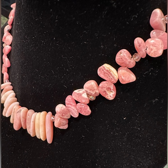 PINK OPAL PERUVIAN NUGGET’S TUMBLED AND CRYSTALS Delicate Pink Necklace 8 1/2” - Picture 9 of 10